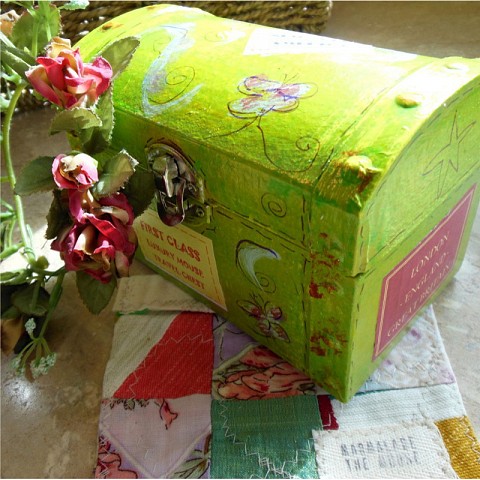 Marmalade The Mouse Chest and Patchwork Quilt